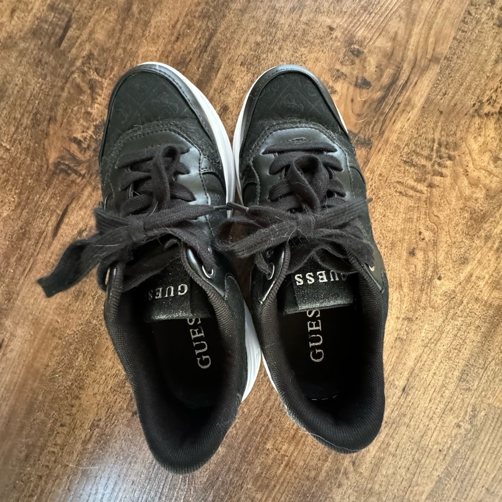 Guess sneaker